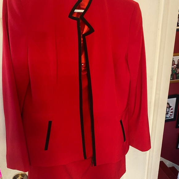 Liz Claiborne two piece suit gorgeous - Picture 2 of 7